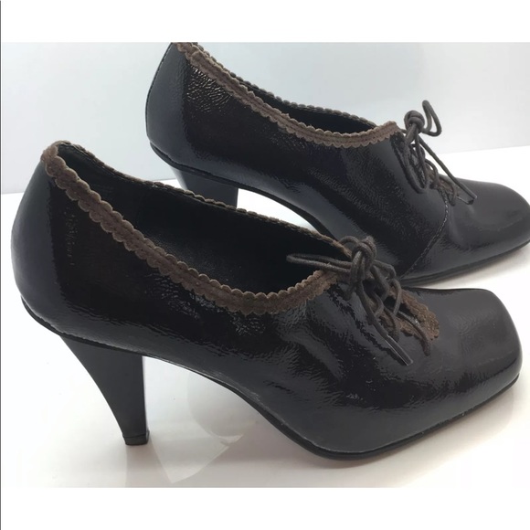KENNETH COLE Patent Leather Lace-Up Oxford Heels - Picture 1 of 9